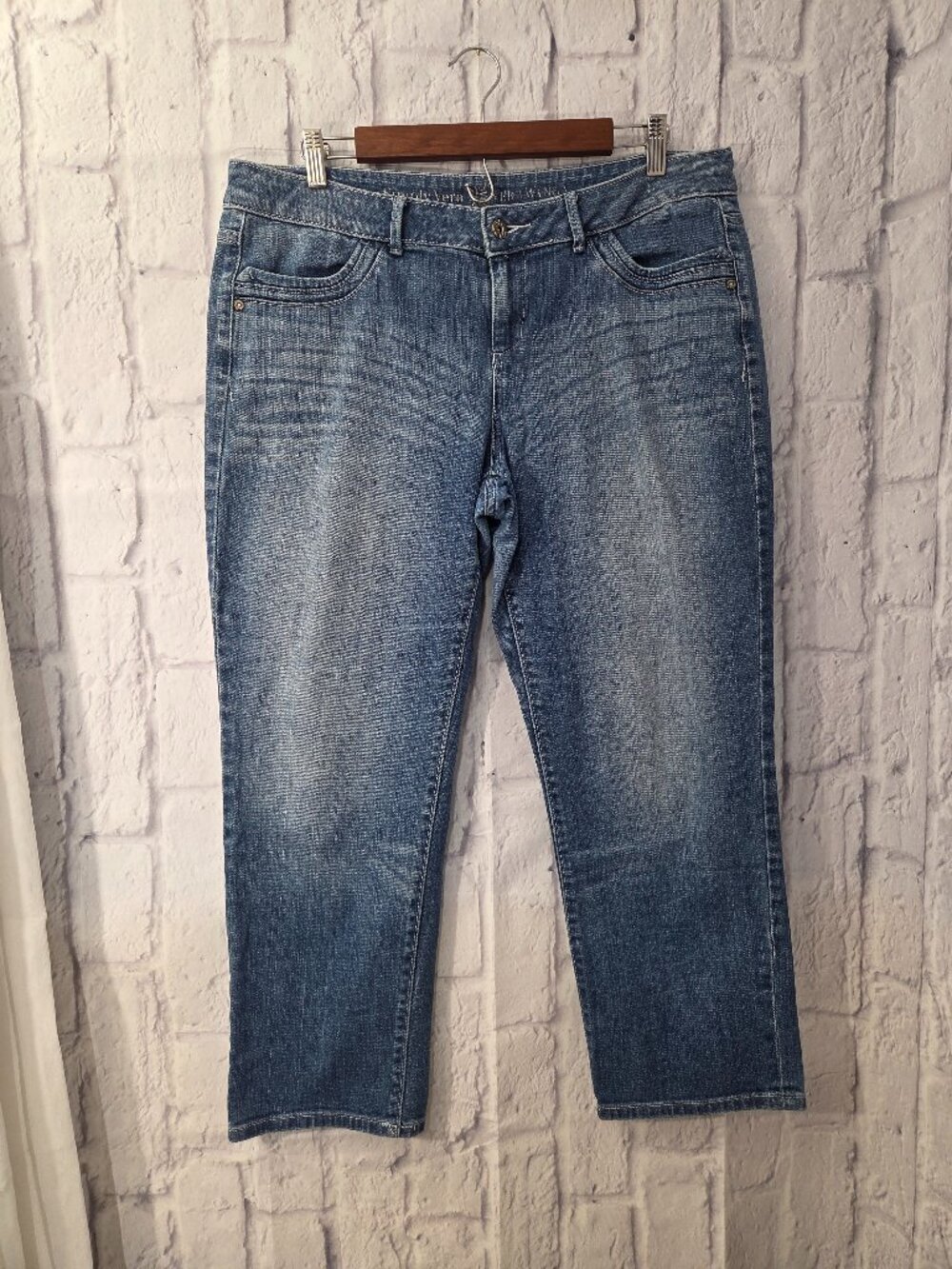 SimplyVera Vera Wang Size 14 Medium Wash Denim Blue Straight Leg Crop Jeans